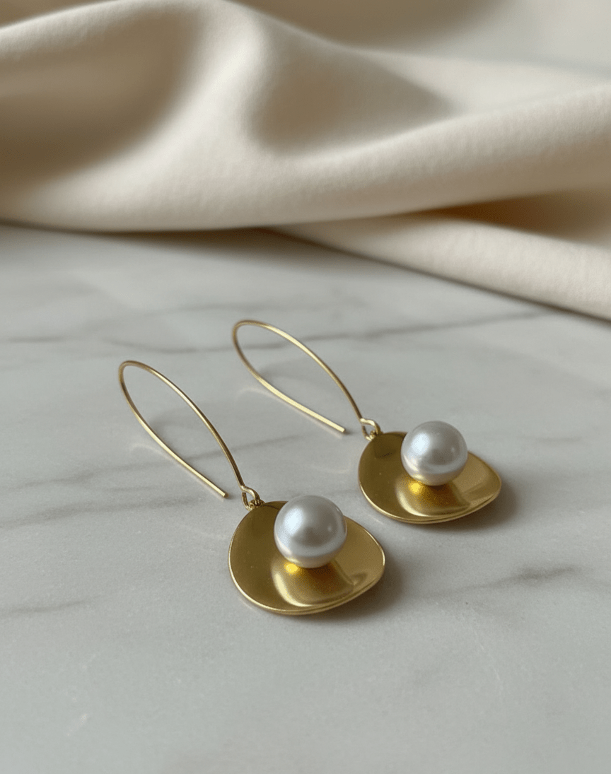 Gold earrings with centered pearl - GREYS∞UL