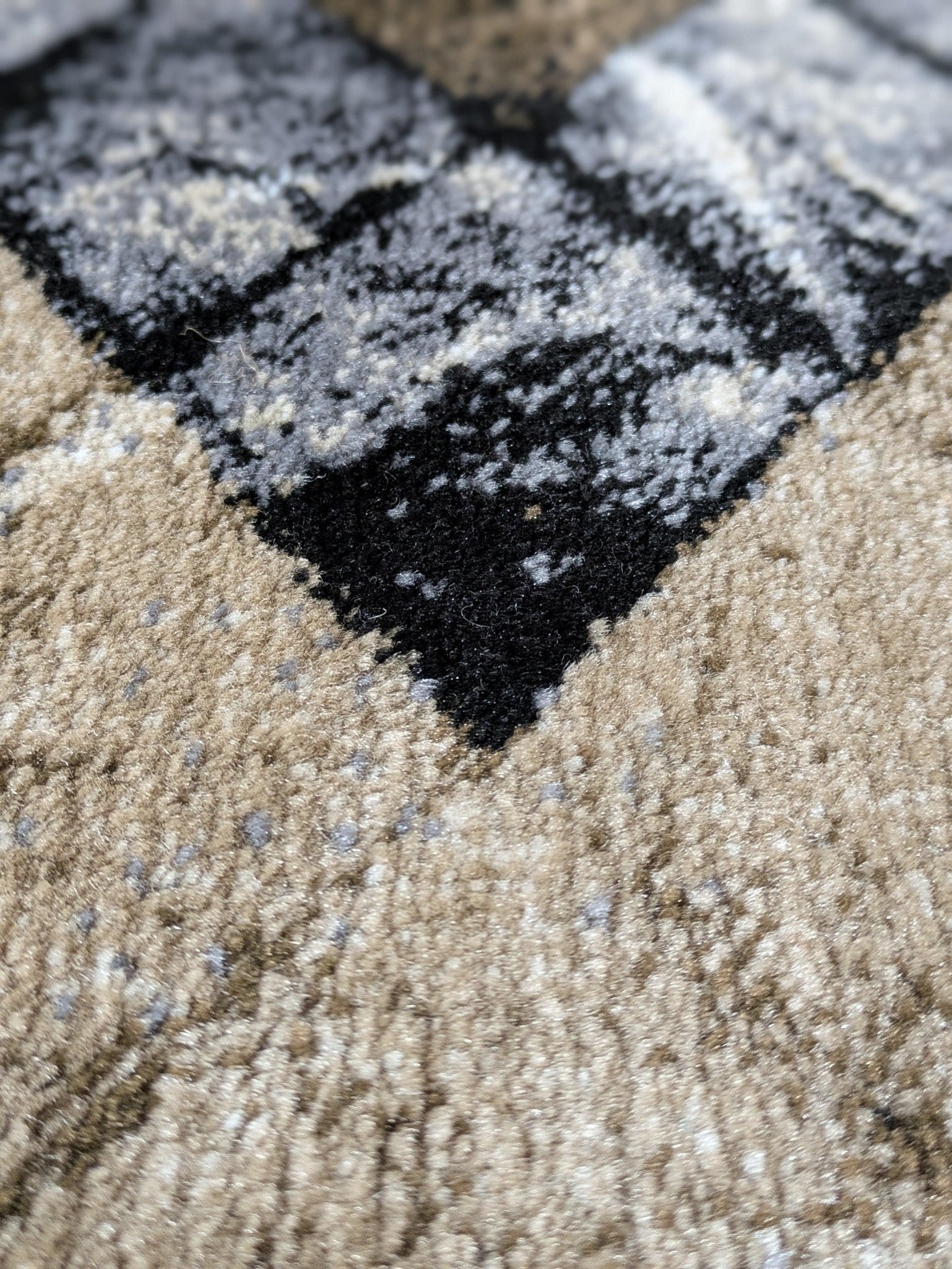 Geometric Pattern Door Mat – Beige & Brown with Diamond Accents (40x60 cm) - GREYS∞UL